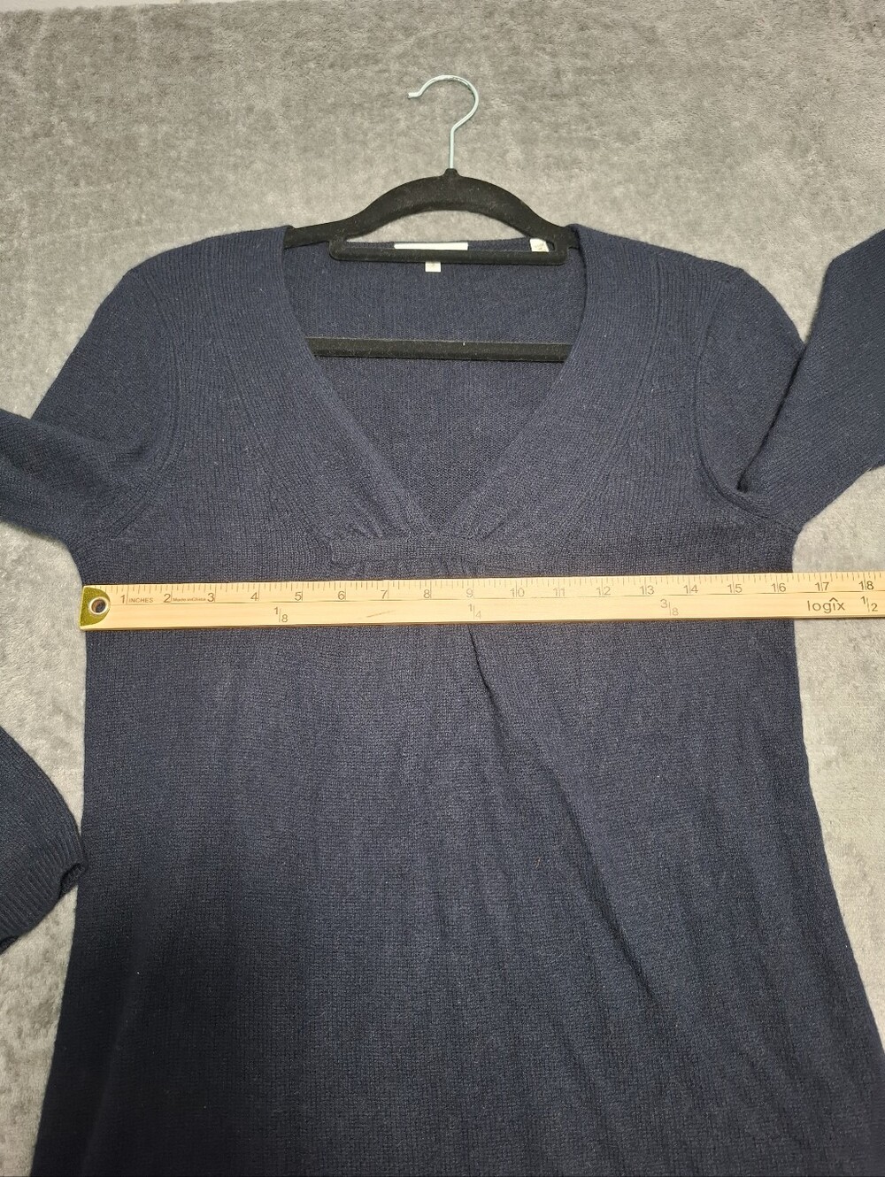 Vince Women's V-Neck Long Sleeve Sweater 100% Cashemere Navy Blue Sz S - Picture 5 of 10